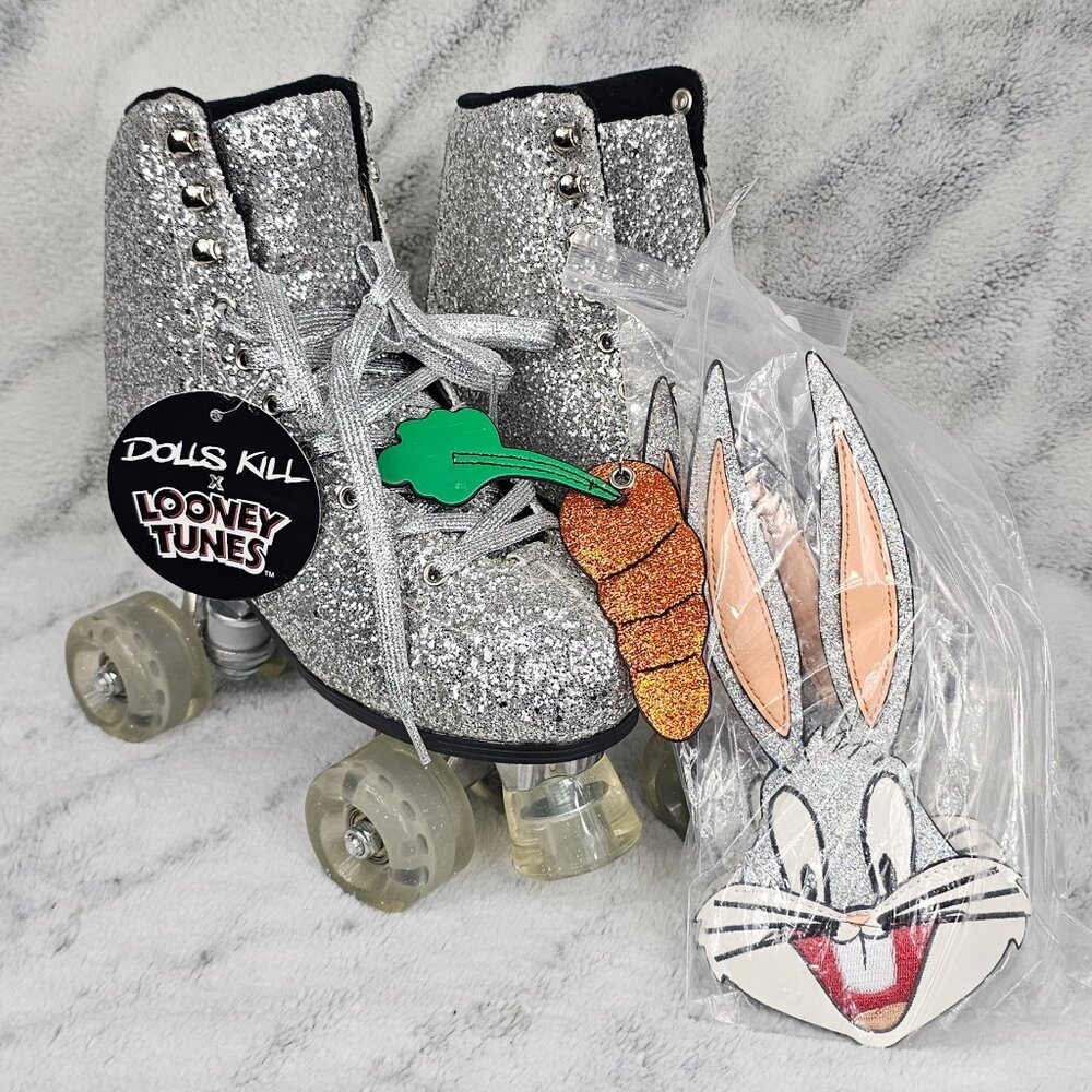 Dolls Kill x Looney Tunes Size 8 Silver Glitter Women's Quad Roller Skates NEW